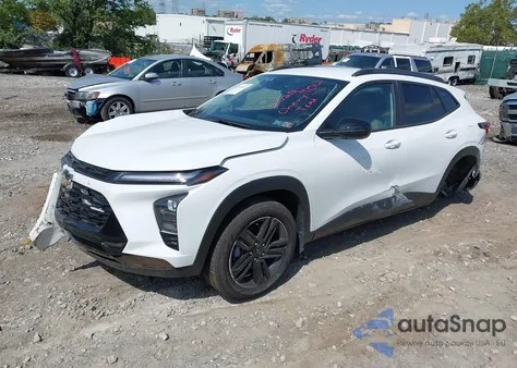 2025 Chevrolet Trax Activ из США, поврежденный, VIN KL77LKEP2SC132795